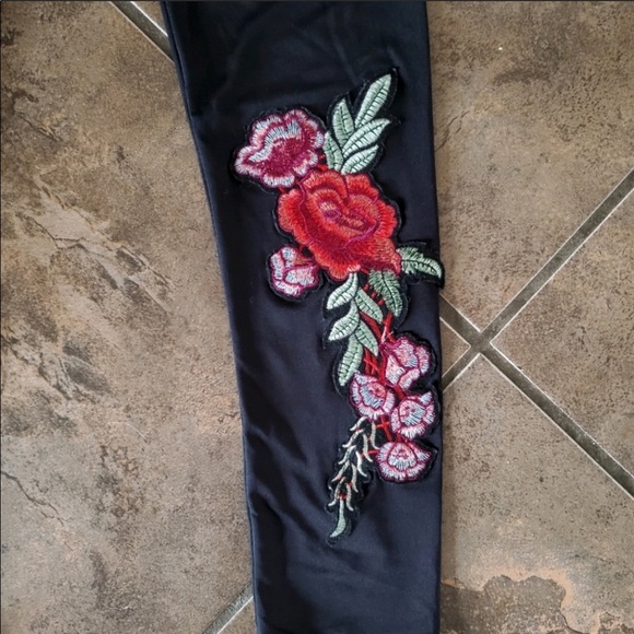 💎HOST PICK💎~ Floral Leggings 💐 - Picture 3 of 3